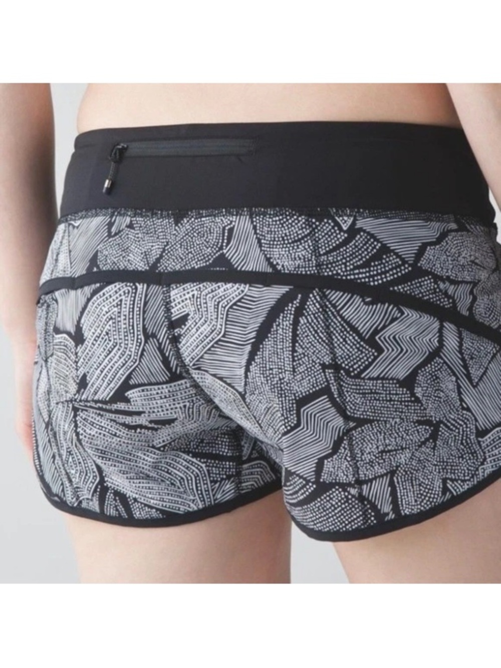 Lululemon Women’s Speed Short In Dottie Tribe White Black /Black Size 6